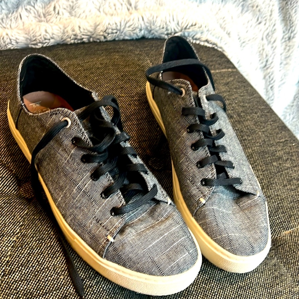 Toms Women's Denim looking sneakers